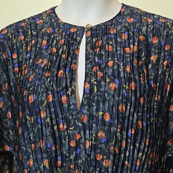 Vince Pomegranate Satin Pleated Blouse Top Silky Keyhole Accordion Regency XL - Picture 3 of 15